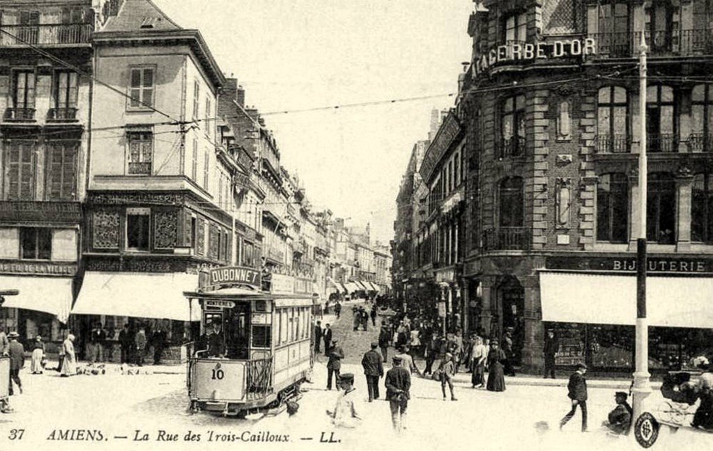 Amiens - tram 80.jpg