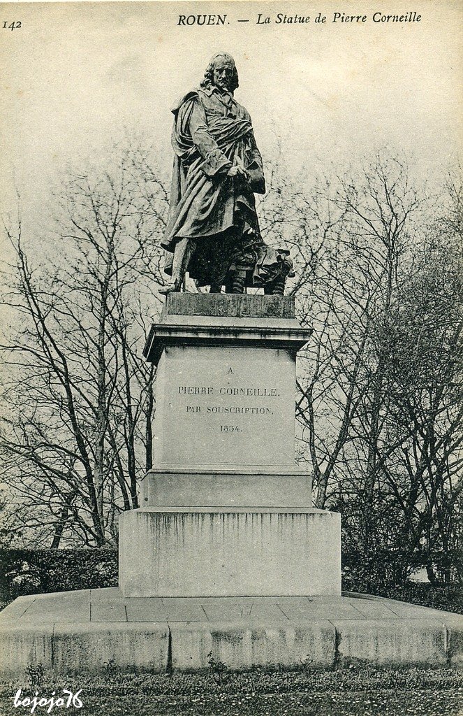 76-Rouen-Statue de Pierre Corneille.jpg