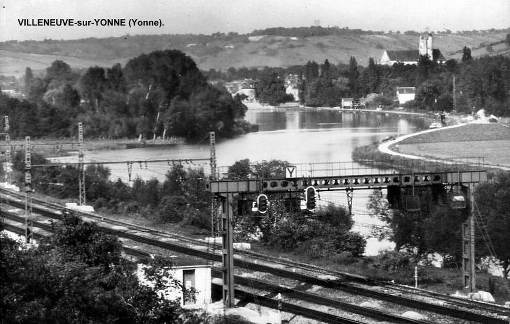 Villeneuve-sur-Yonne 89.jpg