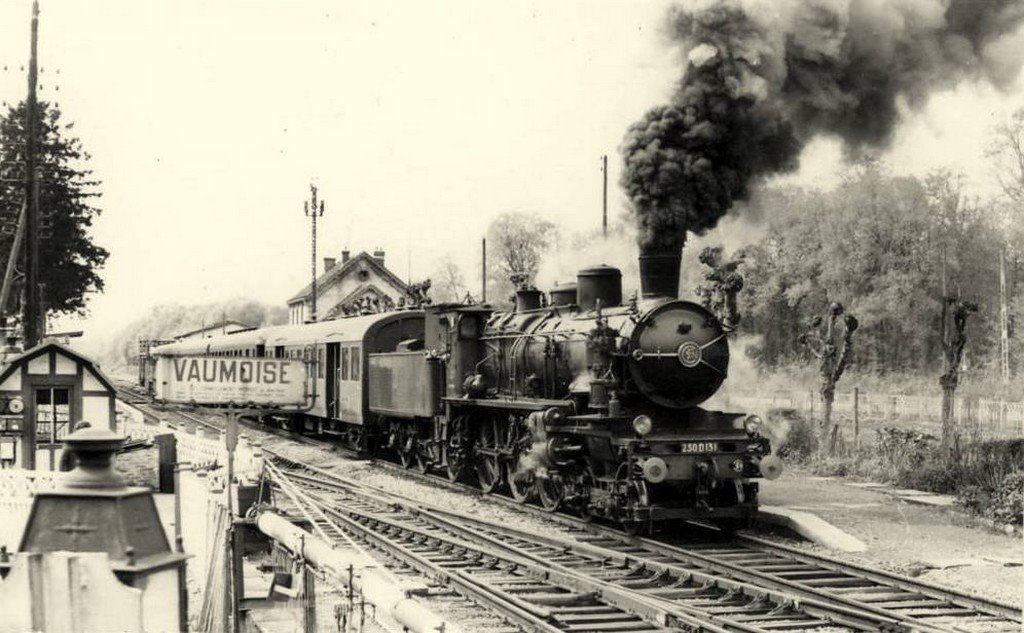 Loco SNCF 1951 Vaumoise 95.jpg