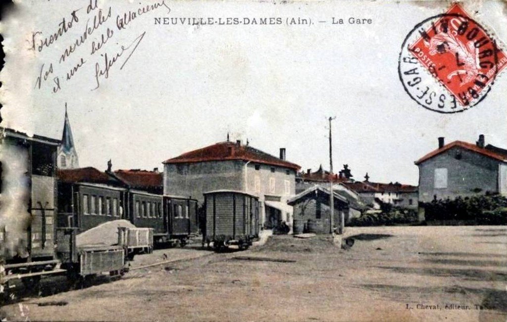 Neuville les dames 01.jpg