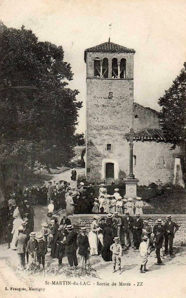 Saint-Martin-du-Lac_Sortie de Messe.jpg