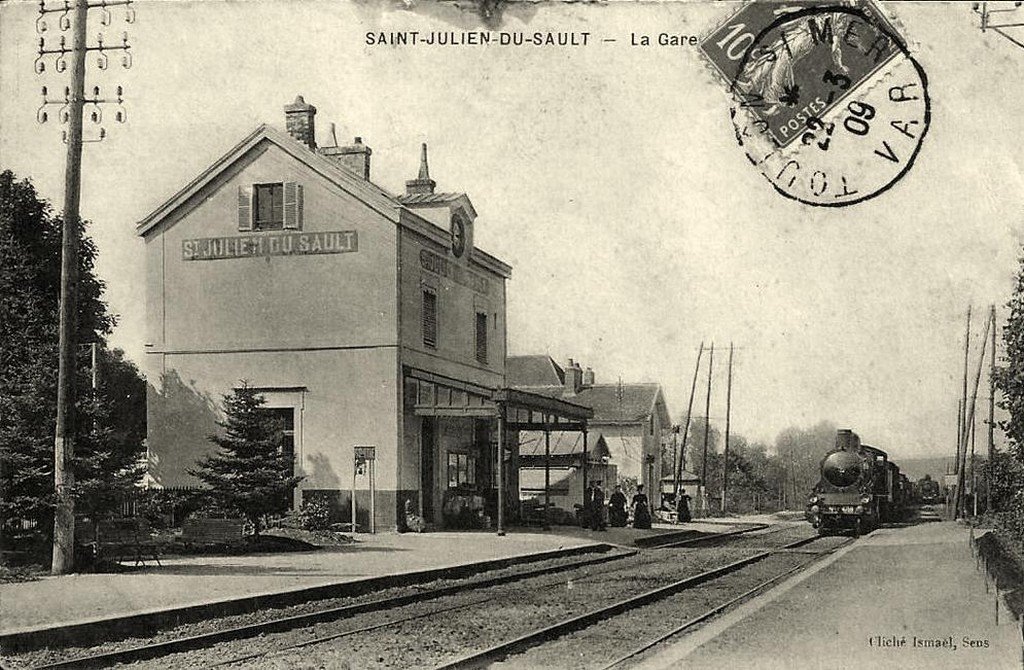 Saint-Julien du Sault 89.jpg