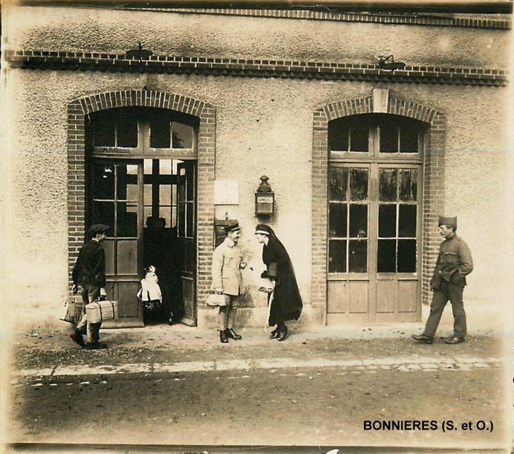 Bonnières CP 78.jpg