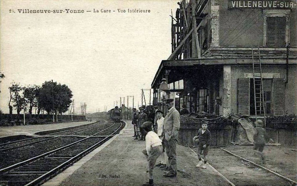 Villeneuve-sur-Yonne 89.jpg