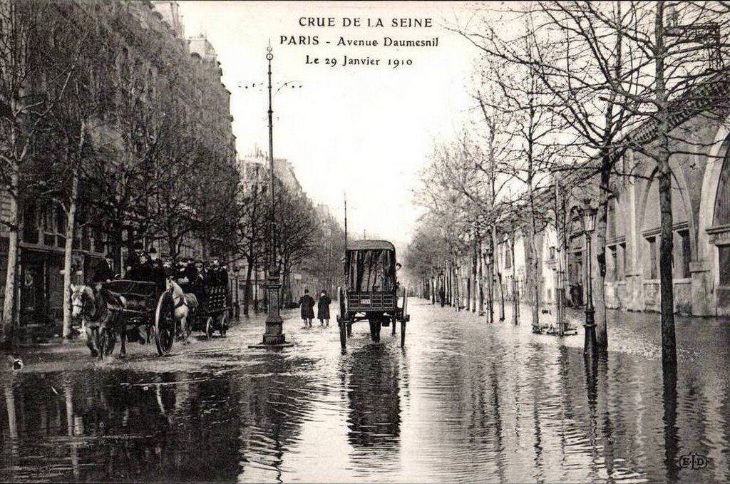 Inondation-Paris-Avenue Daumesnil 75.jpg