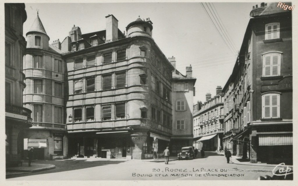 12-Rodez - La Place du Bourg.jpg