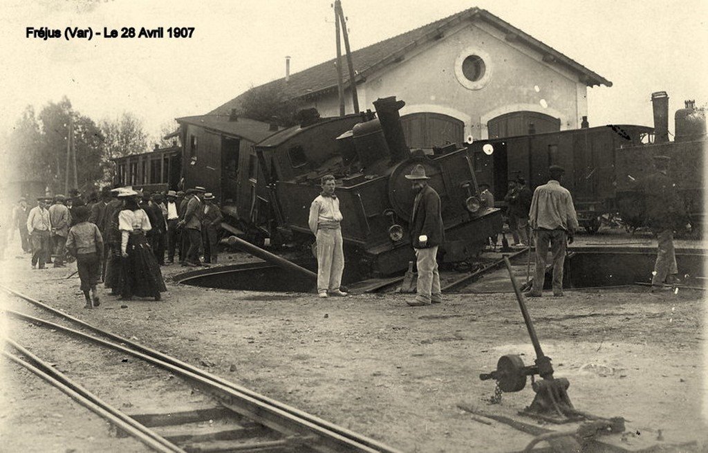 Cata-Fréjus 83 (28-04-1907)  7-12-12.JPG