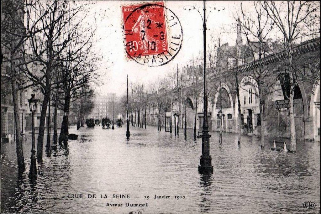 Inondation-Paris-Avenue Daumesnil 75012.jpg