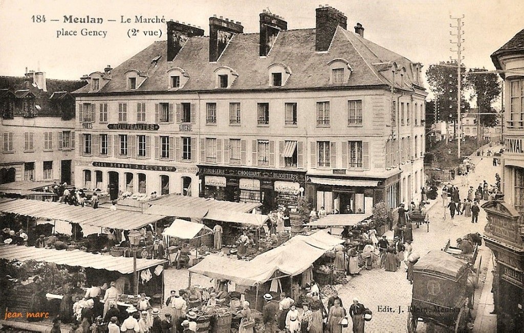 Meulan - Le Marché - Place Gency.jpg