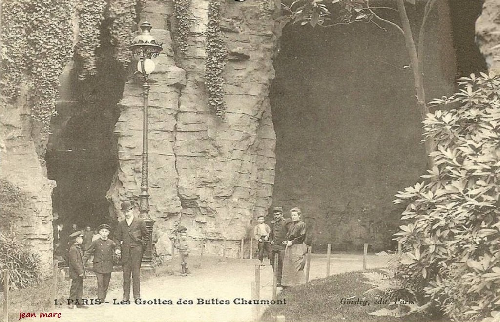 00 Paris - Les Grottes des Buttes-Chaumont.jpg