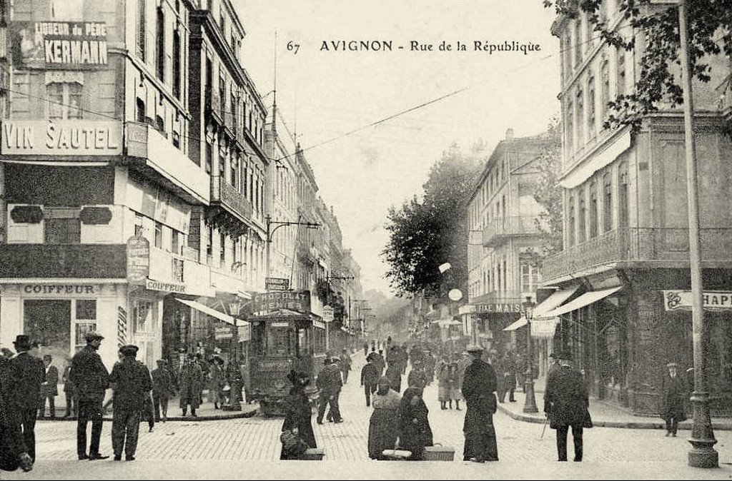 Avignon-tram 84.jpg