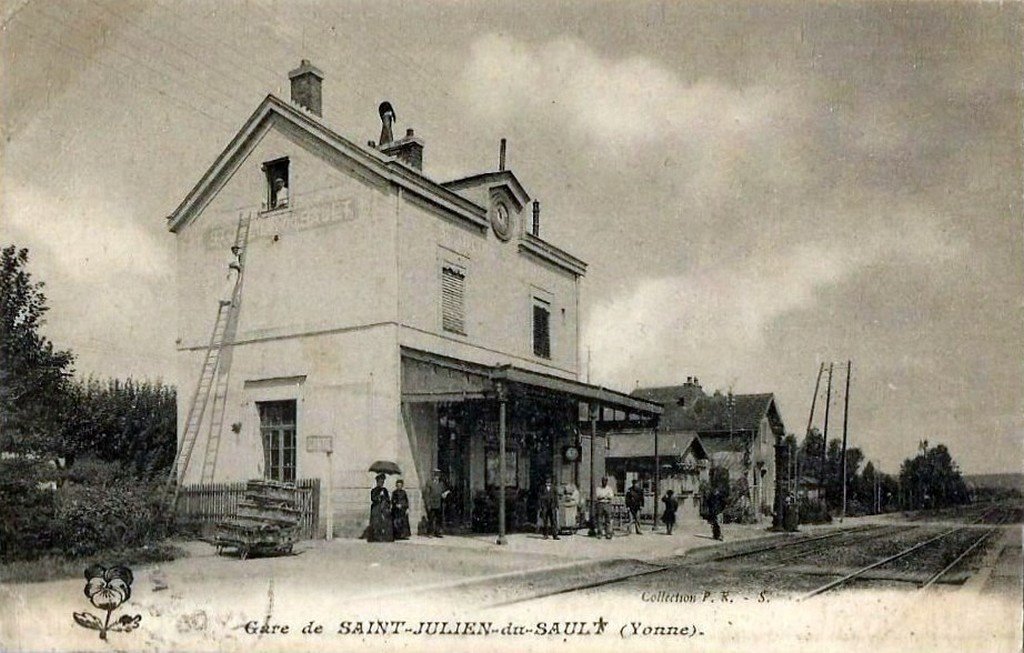 Saint-Julien du Sault 89.jpg