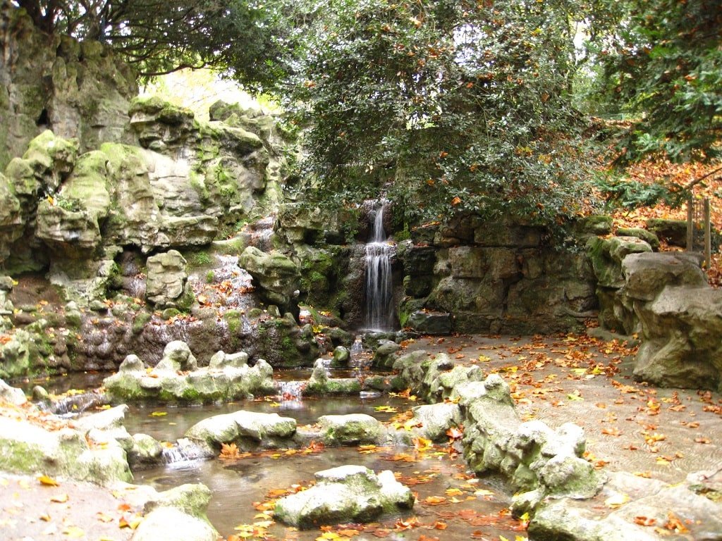 Parc des Buttes Chaumont 01.jpg