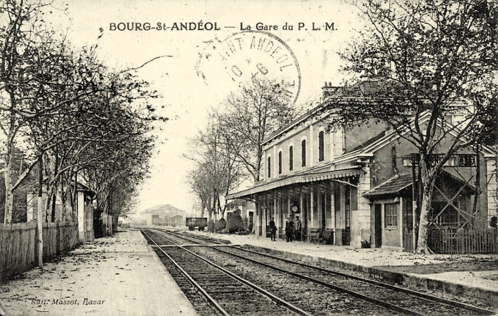 Bourg-Saint-Andéol 07.jpg