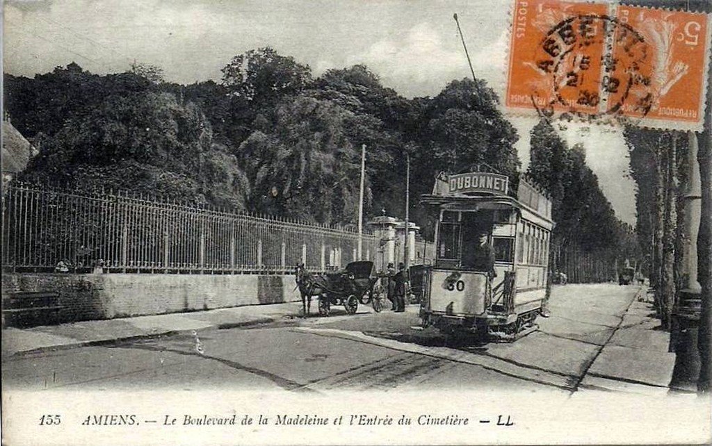 Amiens - tram 80.jpg