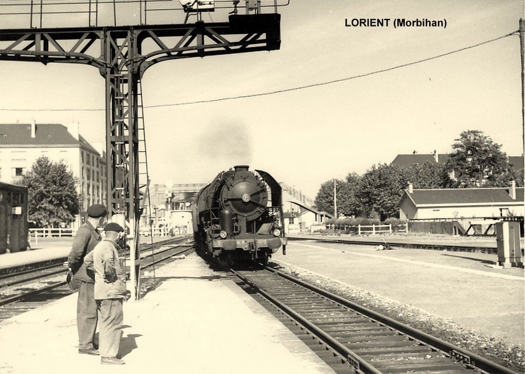 Loco SNCF-Lorient 56 en 1958 (31 juillet).jpg