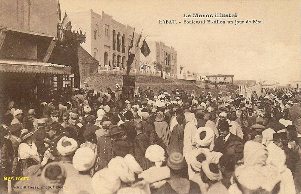 Rabat - Boulevard El-Allou un jour de fête.jpg