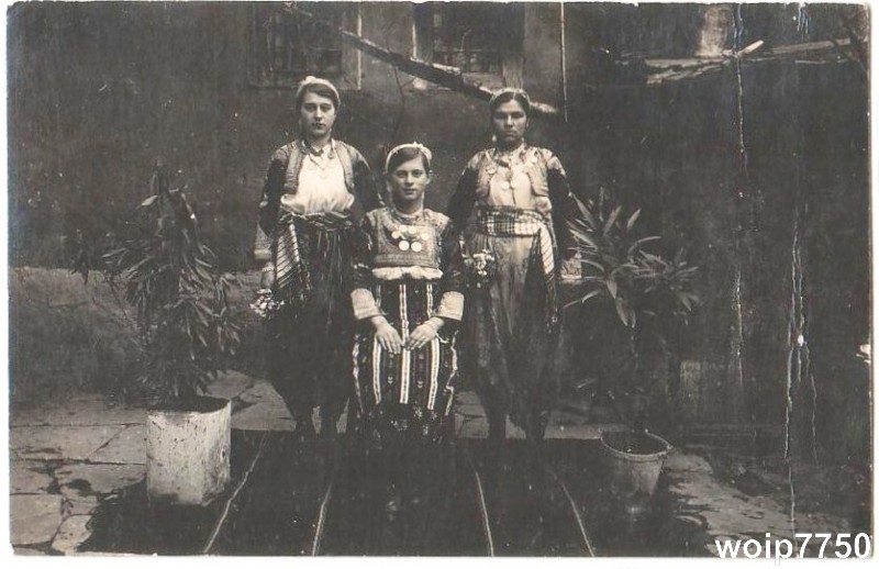 Tenues amelioré d.JPG