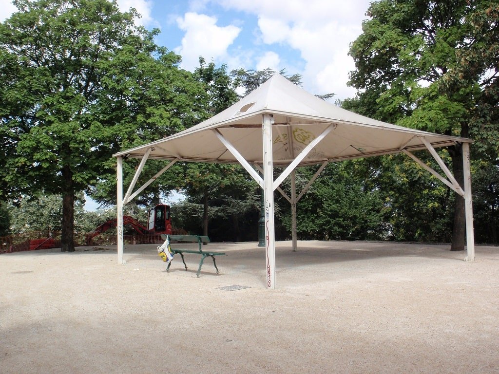 Buttes-Chaumont Kiosque aujiourd'hui 01.JPG