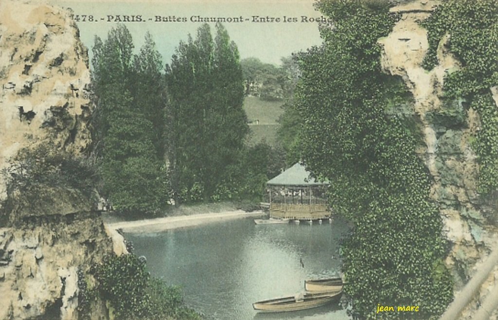 00 Buttes-Chaumont - Entre les Rochers.jpg