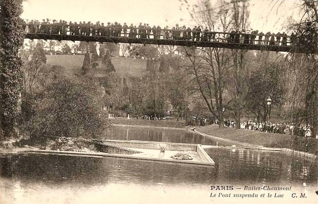 Paris - Buttes-Chaumont - Travaux sur le Lac.jpg