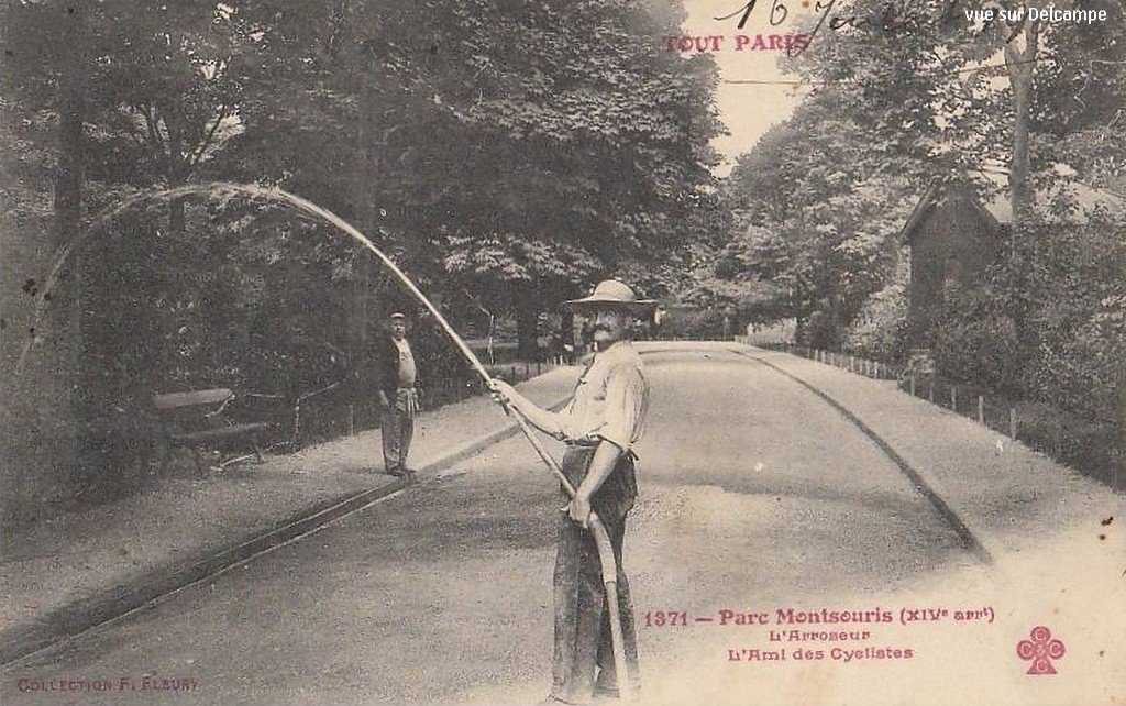 X - 1371 - Parc Montsouris l'aqmi des Cyclistes.jpg