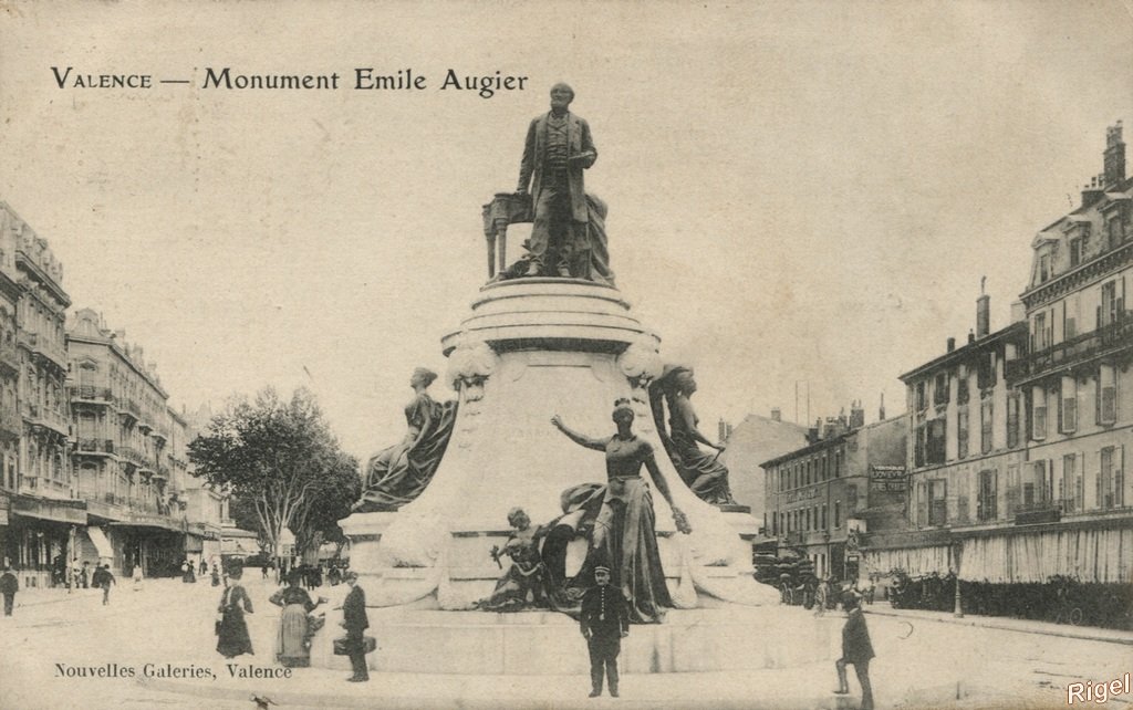26-Valence - Monument Emile Augier.jpg