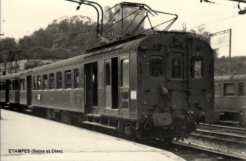 Automotrice à Etampes en 1960  91.jpg