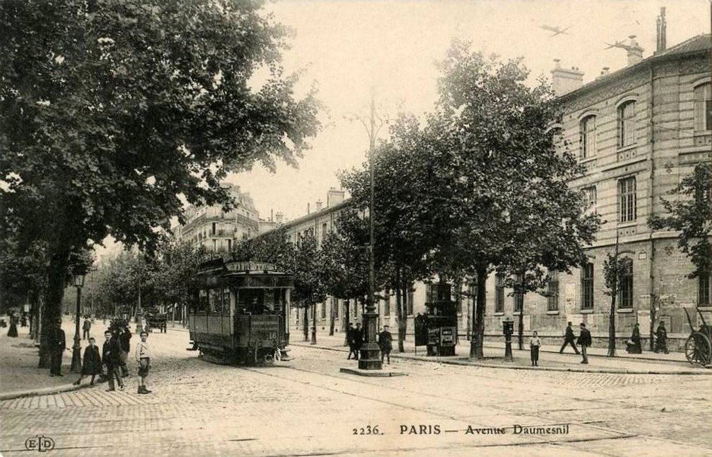 Paris Avenue Daumesnil 2236  75012.jpg