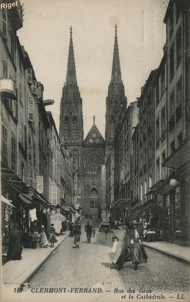 63-Clermont-Ferrand - Rues des Gras et la Cathédrale - 110 LL.jpg