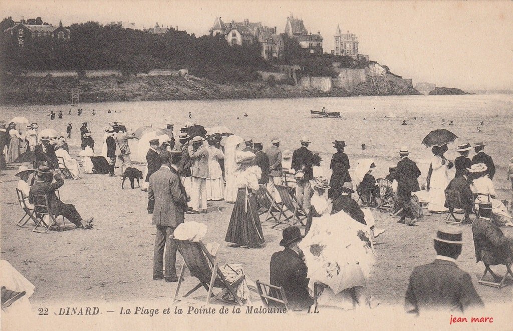 Dinard - La Plage et la Pointe de la Malouine.jpg