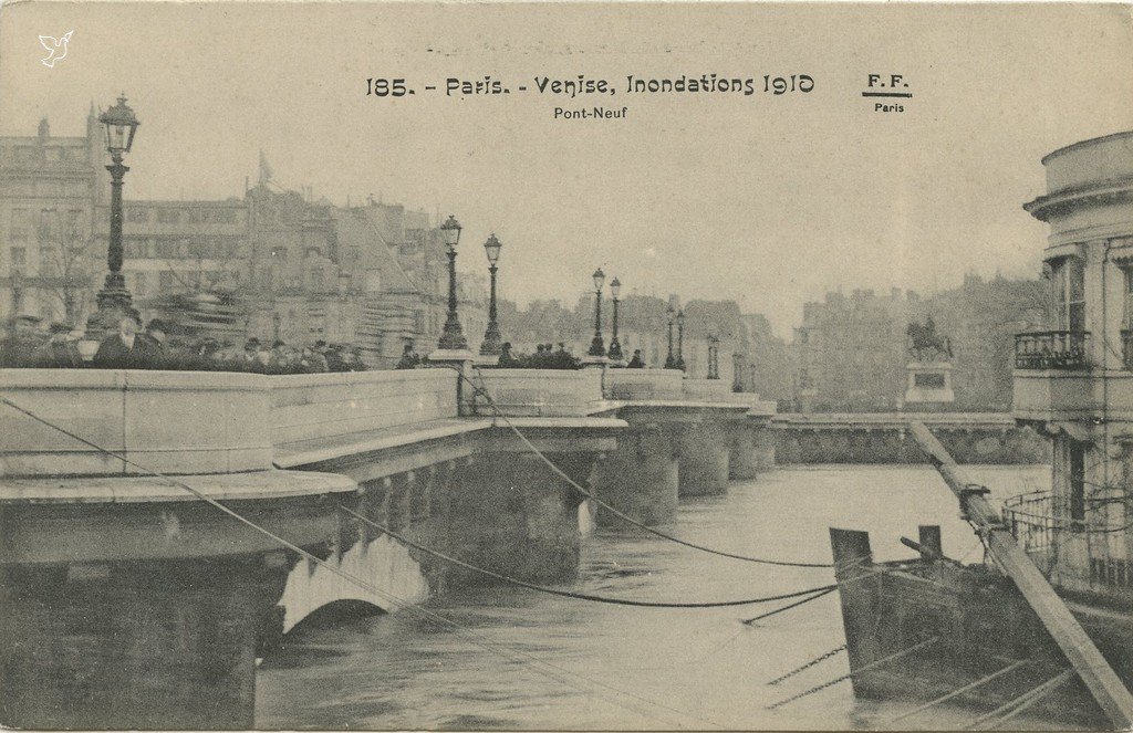 Z - 185 - Paris Venise Pont Neuf.jpg