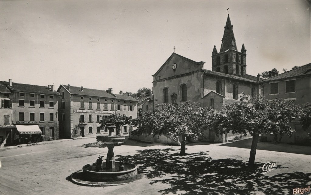 26-St-Jean-en-Royans - Place de l'Eglise - 160 CAP.jpg