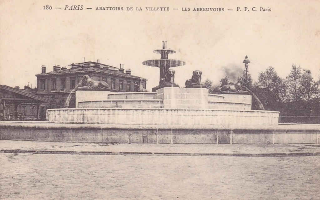 Fontaine Château d'Eau translatée aux marché de la Villette.jpg
