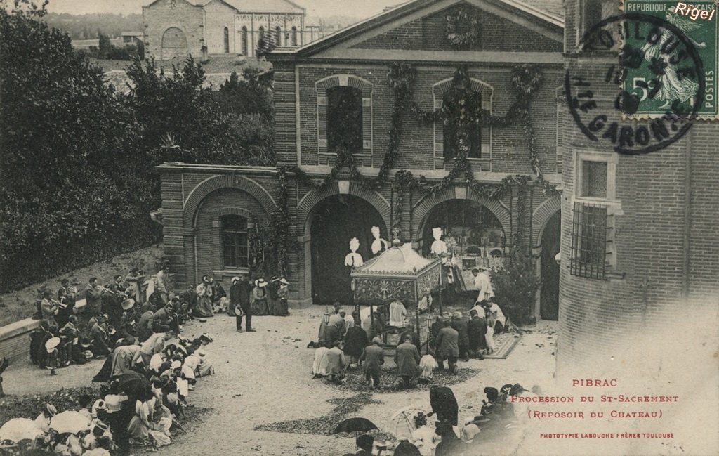 31-Pibrac - Procession - Labouche Frères.jpg