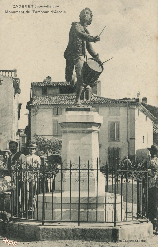 84-Cadenet - Monument Tambour - Edition Talène.jpg