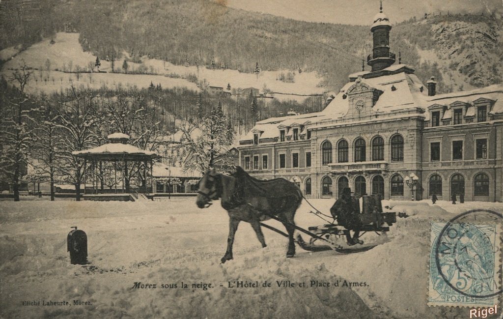 39-Morez - Neige - Hôtel de Ville Place d'Armes.jpg