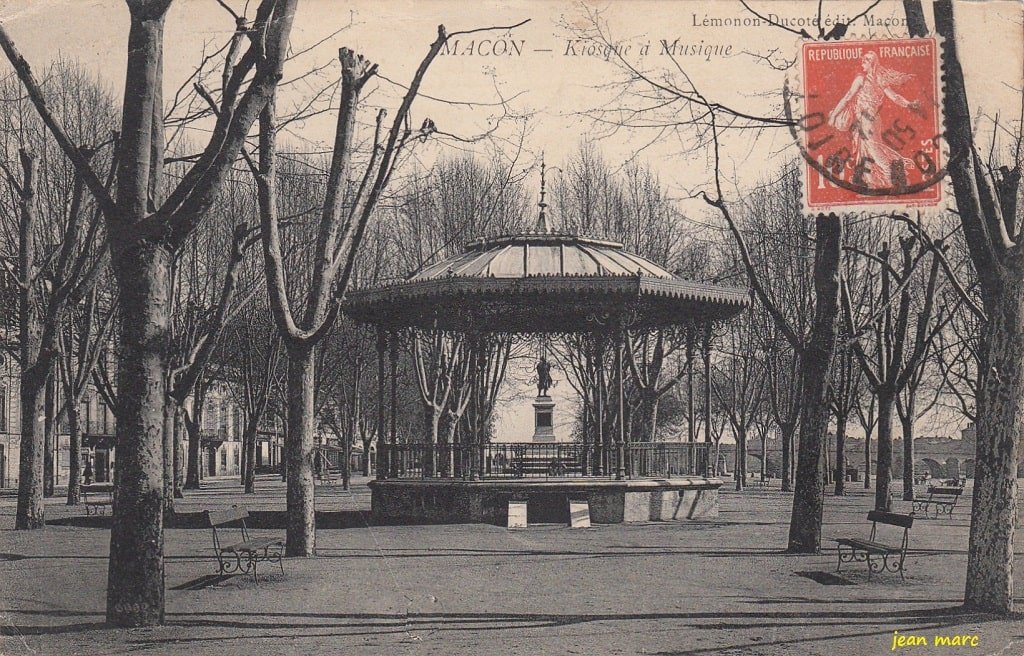 Mâcon - Kiosque à musique (1916).jpg