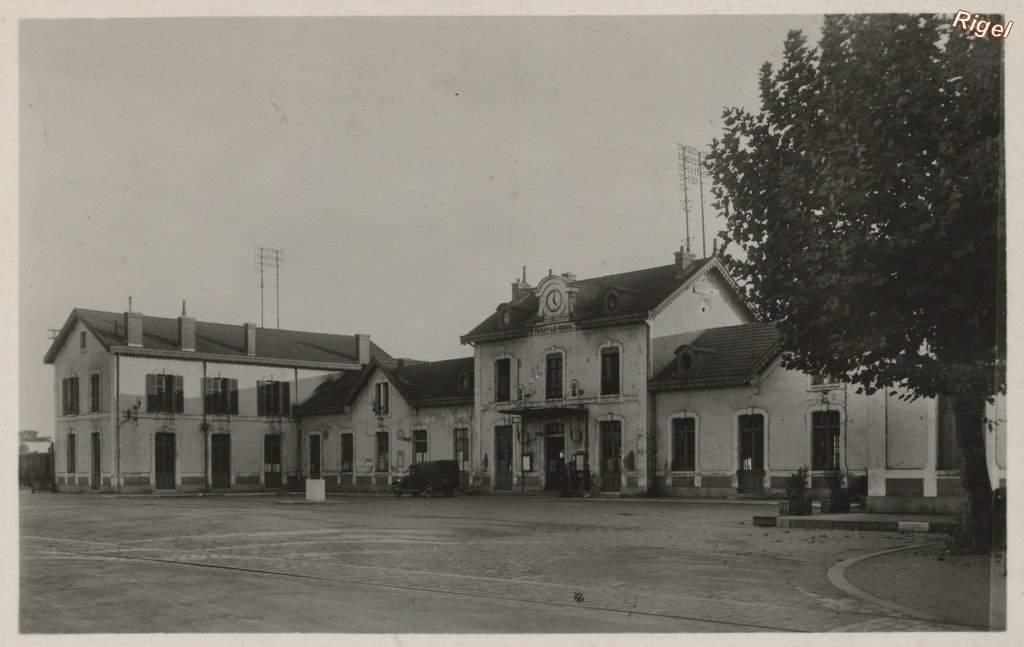 71-Paray-le-Monial _S-et-L_ La Gare - 8 Les Tirages Modernes.jpg