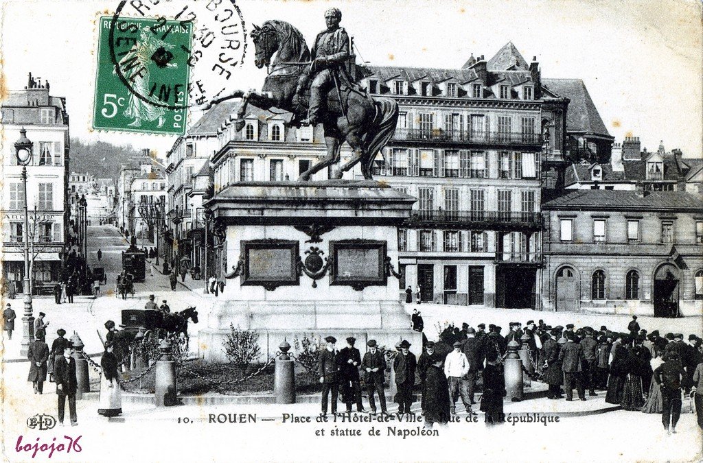 76-Rouen- Statue de Napoléon.jpg