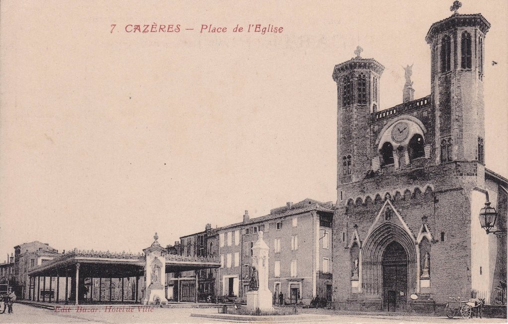 Cazères - Place de l'Eglise.jpg