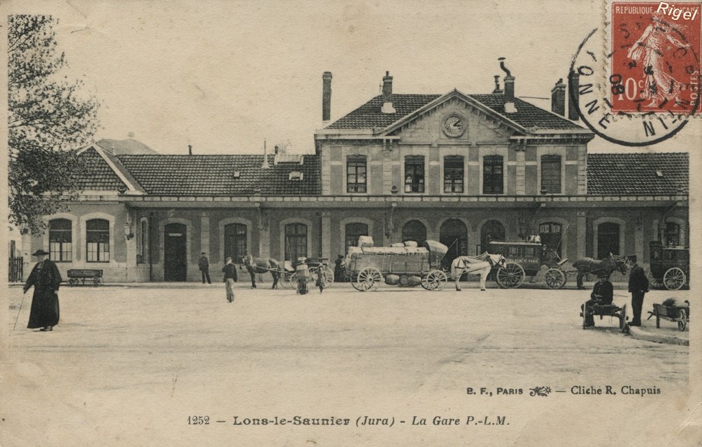 39-Lons-le-Saunier - La Gare PLM - 1252 BF Paris.jpg