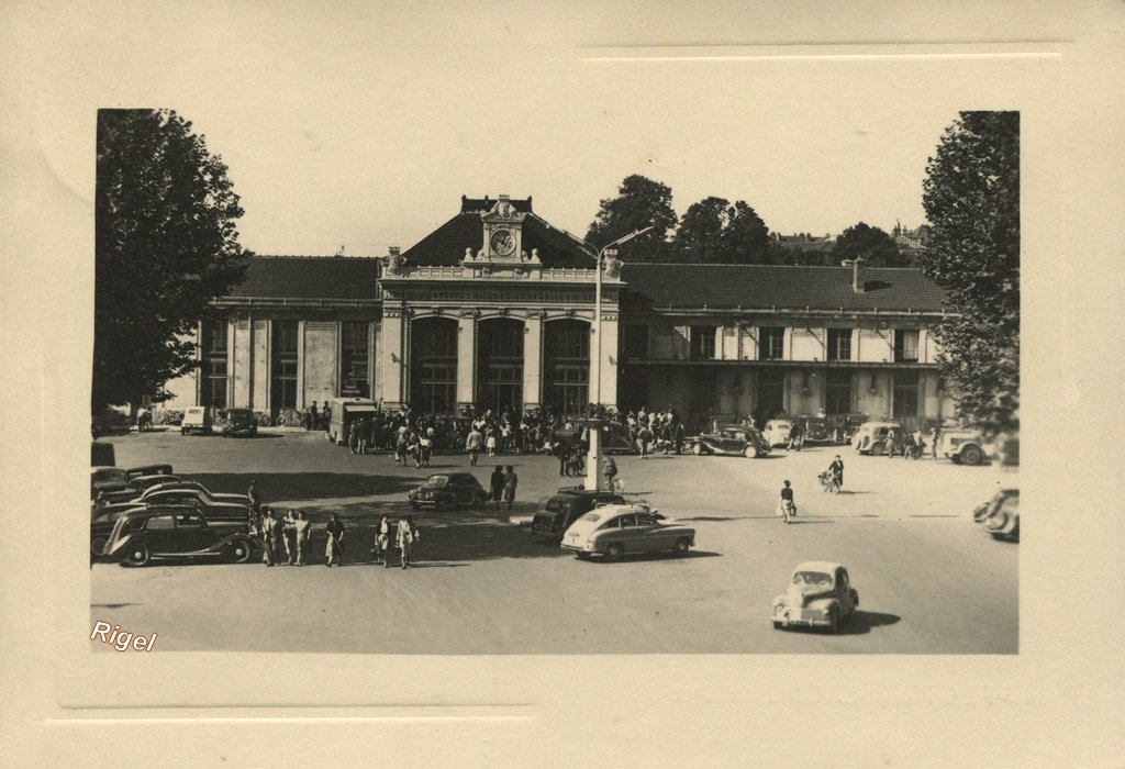 71-Chalon-sur-Saone _S-et-L_ La Gare - Cartes Postales L B à Barizey.jpg