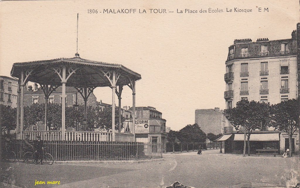 Malakoff-la-Tour - La Place des écoles - Le Kiosque.jpg