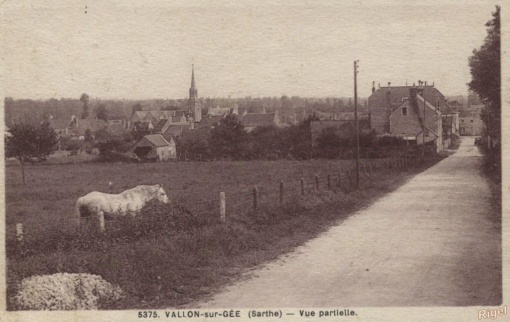 72-Vallon-sur-Gée - Vue Partielle - 5375 Imp Phot A Dolbeau.jpg