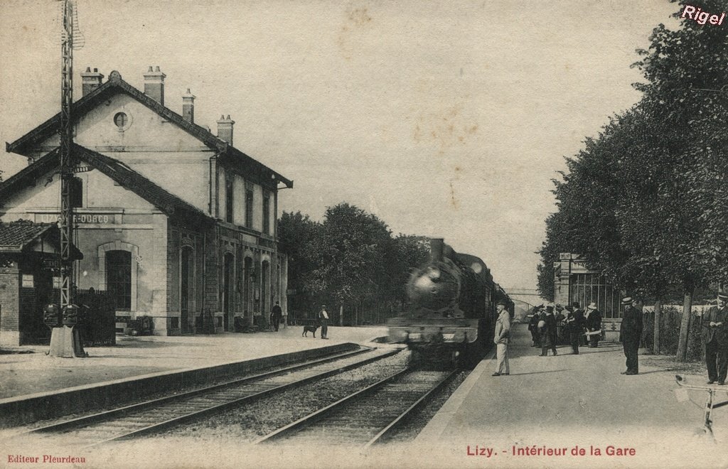 77-Lizy - Intérieur de la Gare - Editeur Pleurdeau.jpg