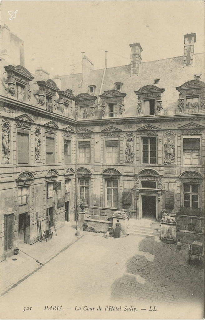 Z - 321 - Cour de l'Hôtel Sully.jpg