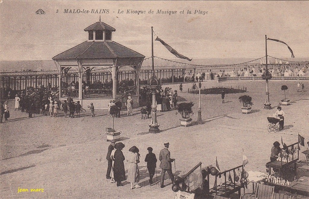Malo-les-Bains - Le Kiosque de musique et la plage (1922).jpg