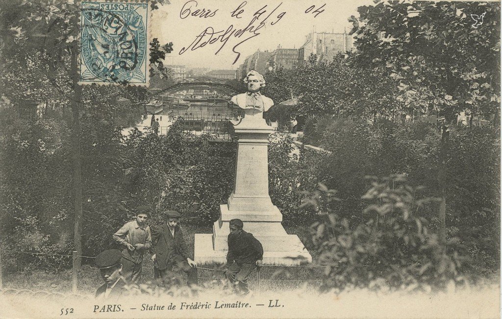 Z - 552 - Statue de Frederic Lemaitre.jpg